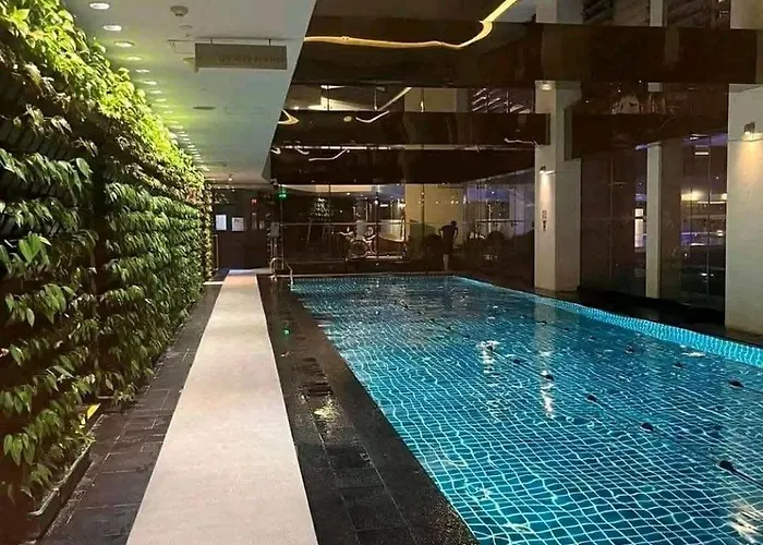 Aparthotel 1br Loft At Gramercy Makati With Free Pool Access And Wifi 4*