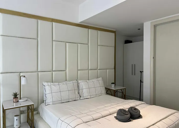1br Loft At Gramercy Makati With Free Pool Access And Wifi