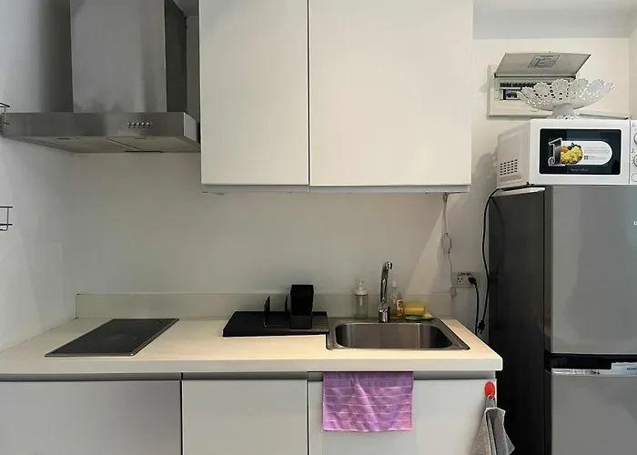Aparthotel 1br Loft At Gramercy Makati With Free Pool Access And Wifi 4*